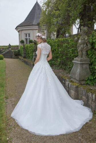 Amera Vera Kollektion 2020 Ivory Brautkleid Alamanda B2028 4 Bei Avorio Vestito BrideStore And More Brautmode In Berlin Eiche
