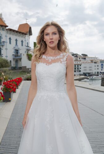 Amera Vera Kollektion 2020 Ivory Brautkleid Alisea B2011 4 Bei Avorio Vestito BrideStore And More Brautmode In Berlin Eiche