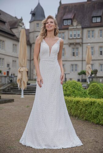 Amera Vera Kollektion 2020 Ivory Brautkleid Almedina B2045 2 Bei Avorio Vestito BrideStore And More Brautmode In Berlin Eiche
