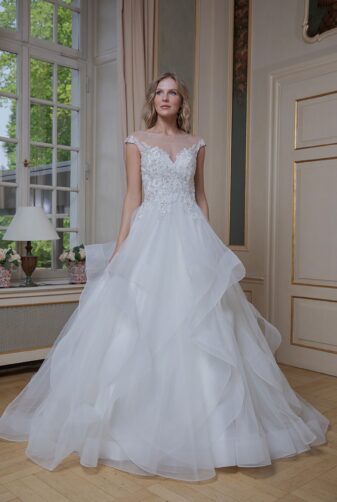 Amera Vera Kollektion 2020 Ivory Brautkleid Almira B2012 7 Bei Avorio Vestito BrideStore And More Brautmode In Berlin Eiche