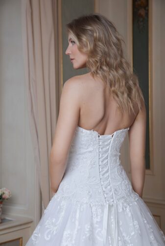 Amera Vera Kollektion 2020 Ivory Brautkleid Amadea B2014 4 Bei Avorio Vestito BrideStore And More Brautmode In Berlin Eiche