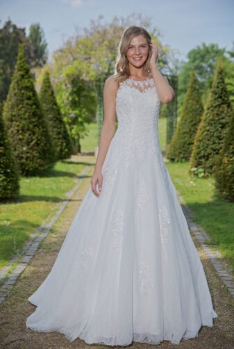 Amera Vera Kollektion 2020 Ivory Brautkleid Arietta B2035 4 Bei Avorio Vestito BrideStore And More Brautmode In Berlin Eiche