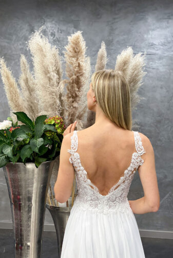 Amera Vera 2021 Brautkleid B2107 bei Avorio Vestito BrideStore and more Brautmode in Berlin